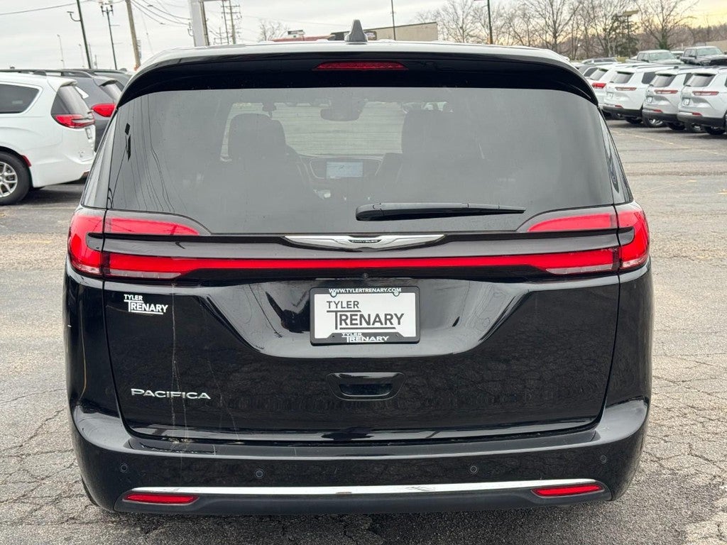 2025 Chrysler Pacifica Select FWD