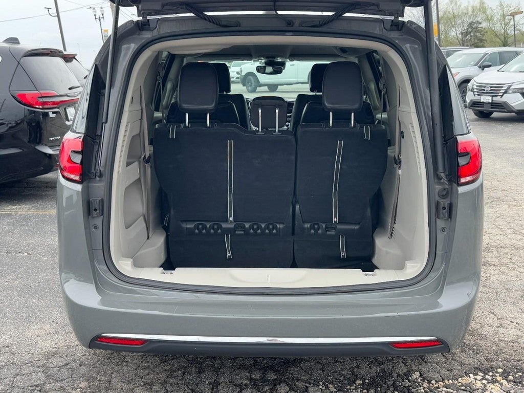 2022 Chrysler Pacifica Touring L FWD