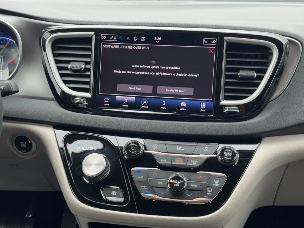 2022 Chrysler Pacifica Touring L FWD