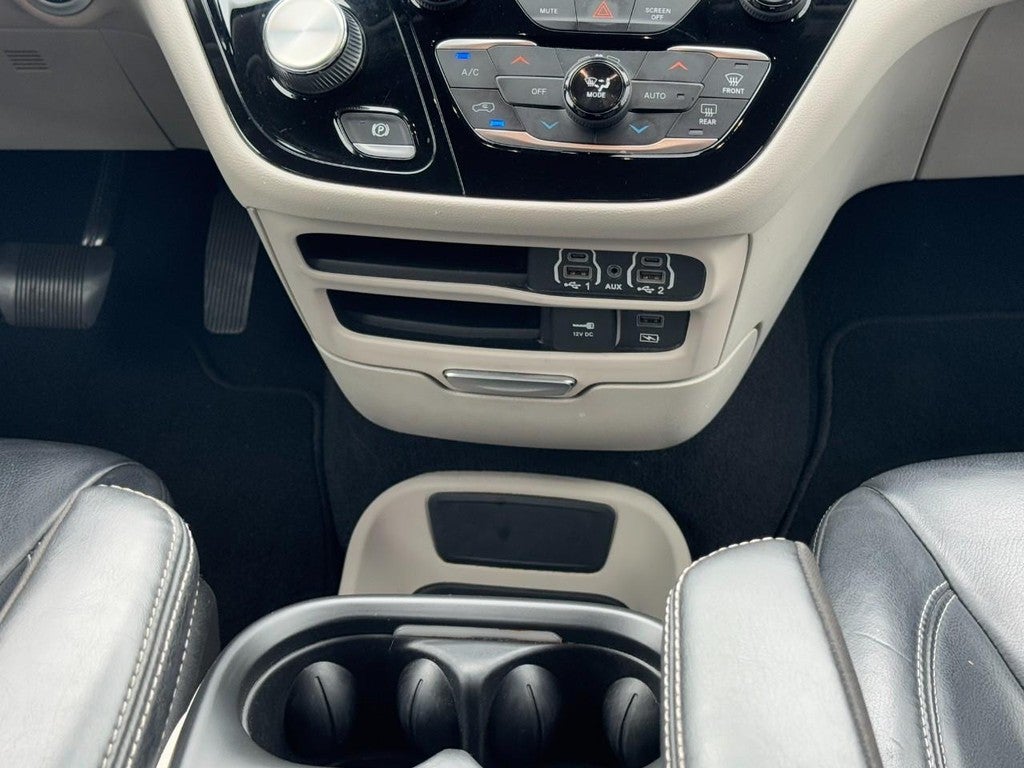 2022 Chrysler Pacifica Touring L FWD