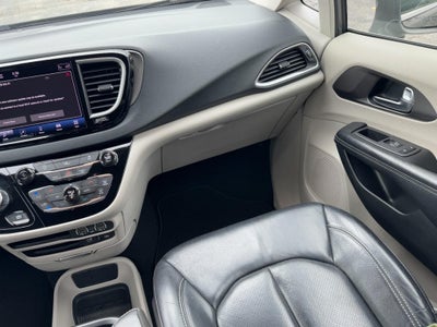 2022 Chrysler Pacifica Touring L FWD