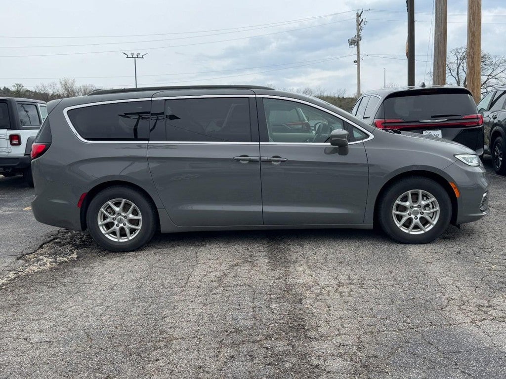 2022 Chrysler Pacifica Touring L FWD