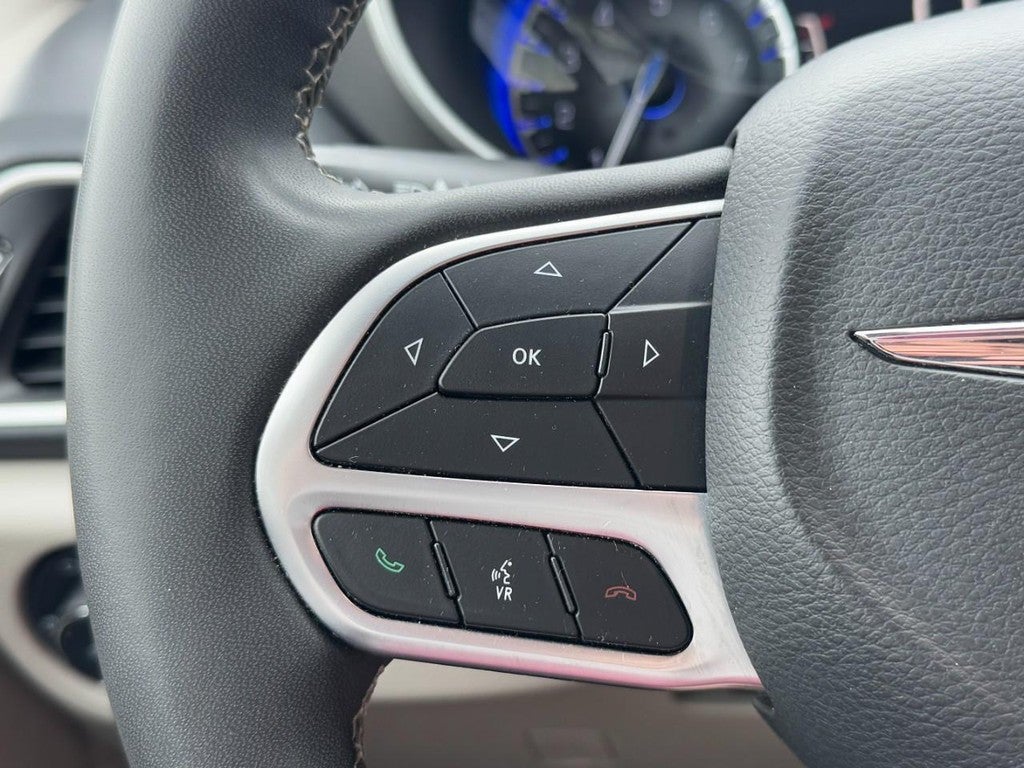 2022 Chrysler Pacifica Touring L FWD