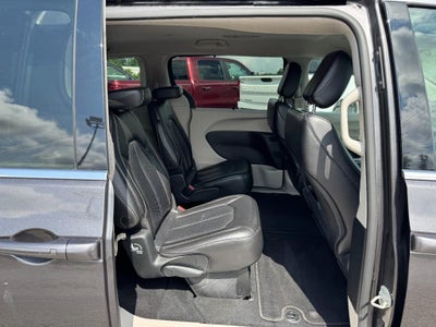 2023 Chrysler Pacifica Touring L FWD