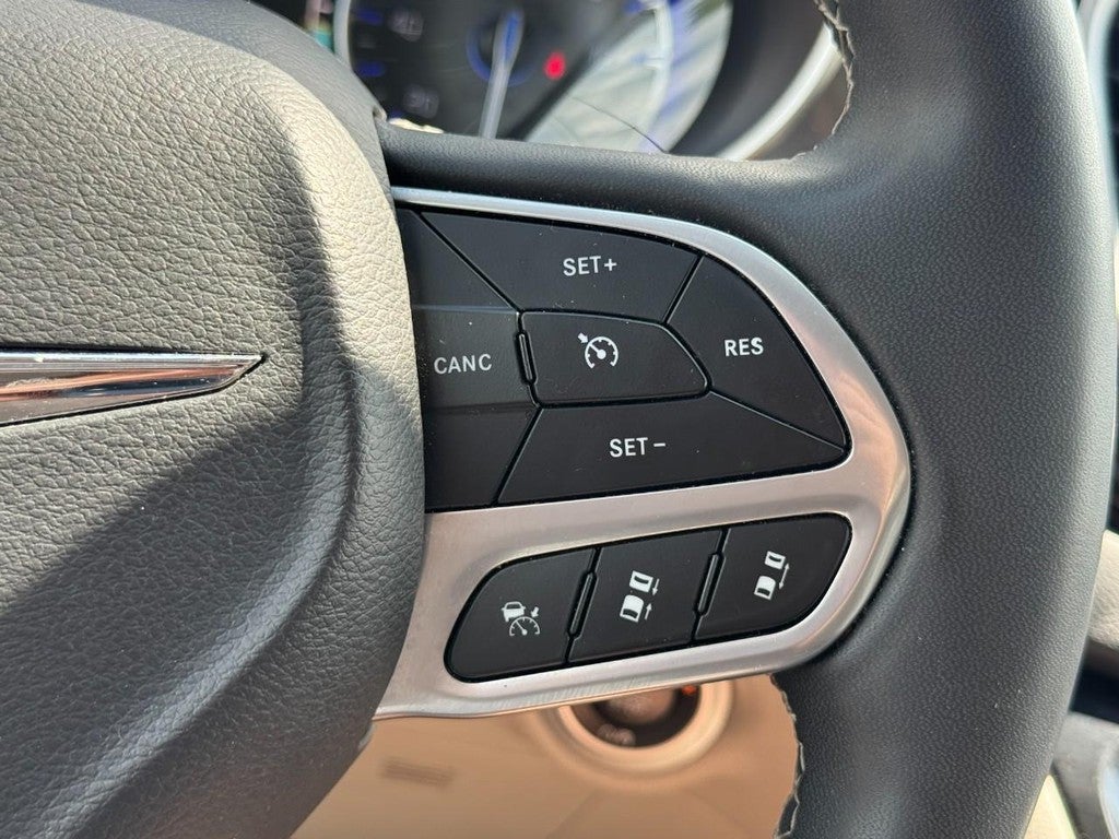 2023 Chrysler Pacifica Touring L FWD