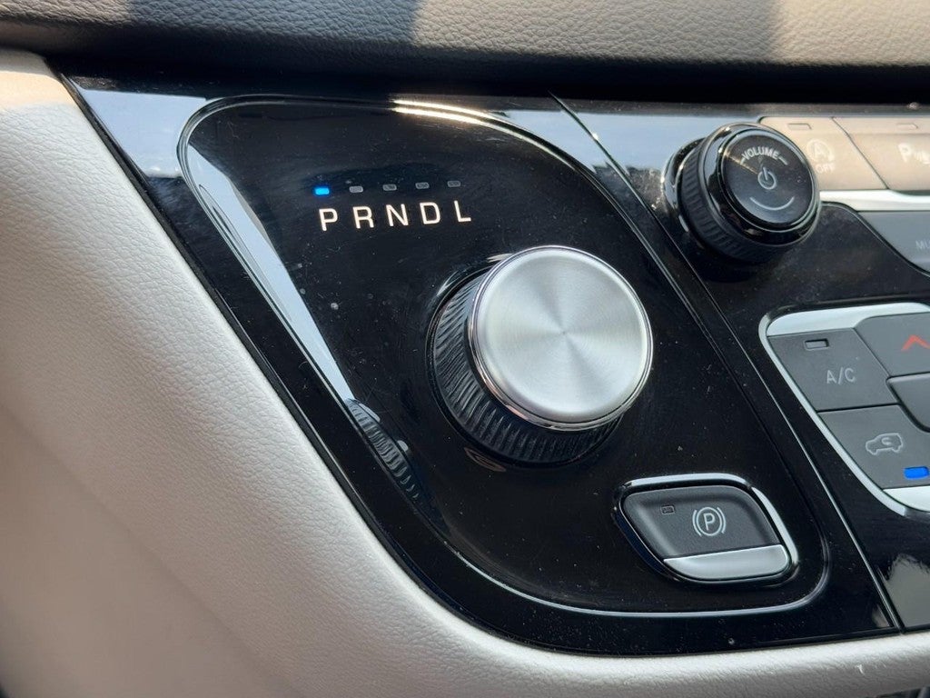 2023 Chrysler Pacifica Touring L FWD