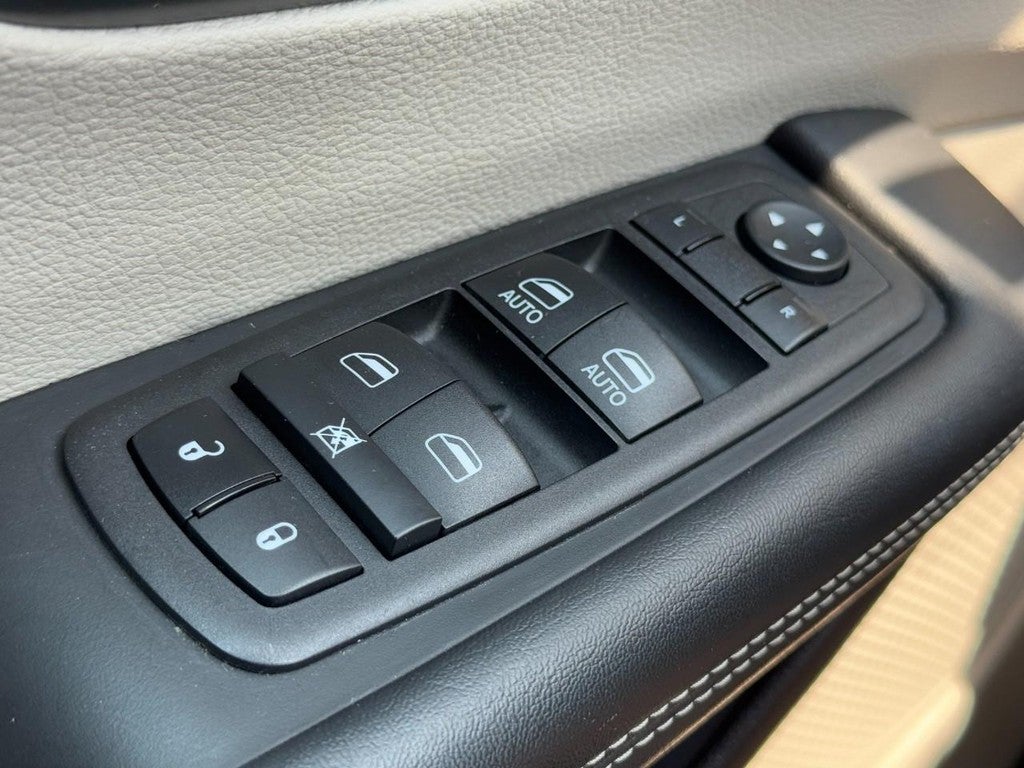 2023 Chrysler Pacifica Touring L FWD