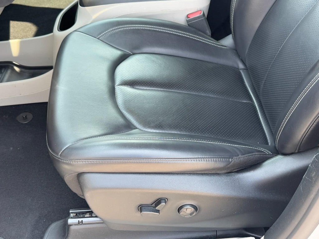 2023 Chrysler Pacifica Touring L FWD