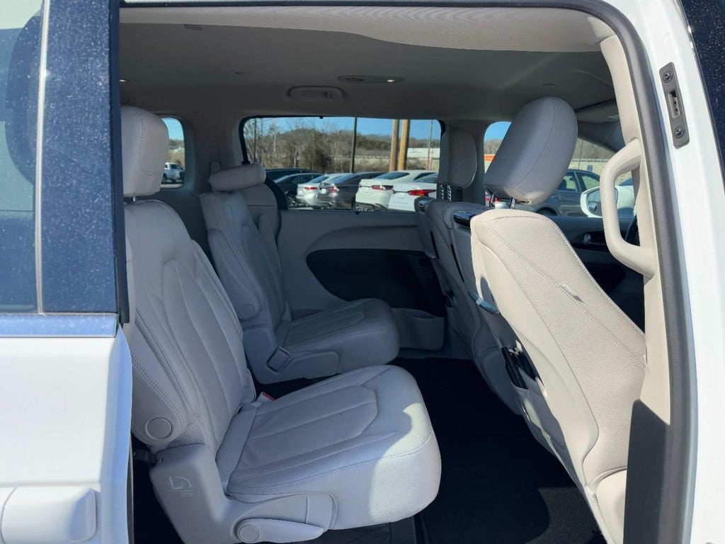 2017 Chrysler Pacifica Touring-L Plus FWD