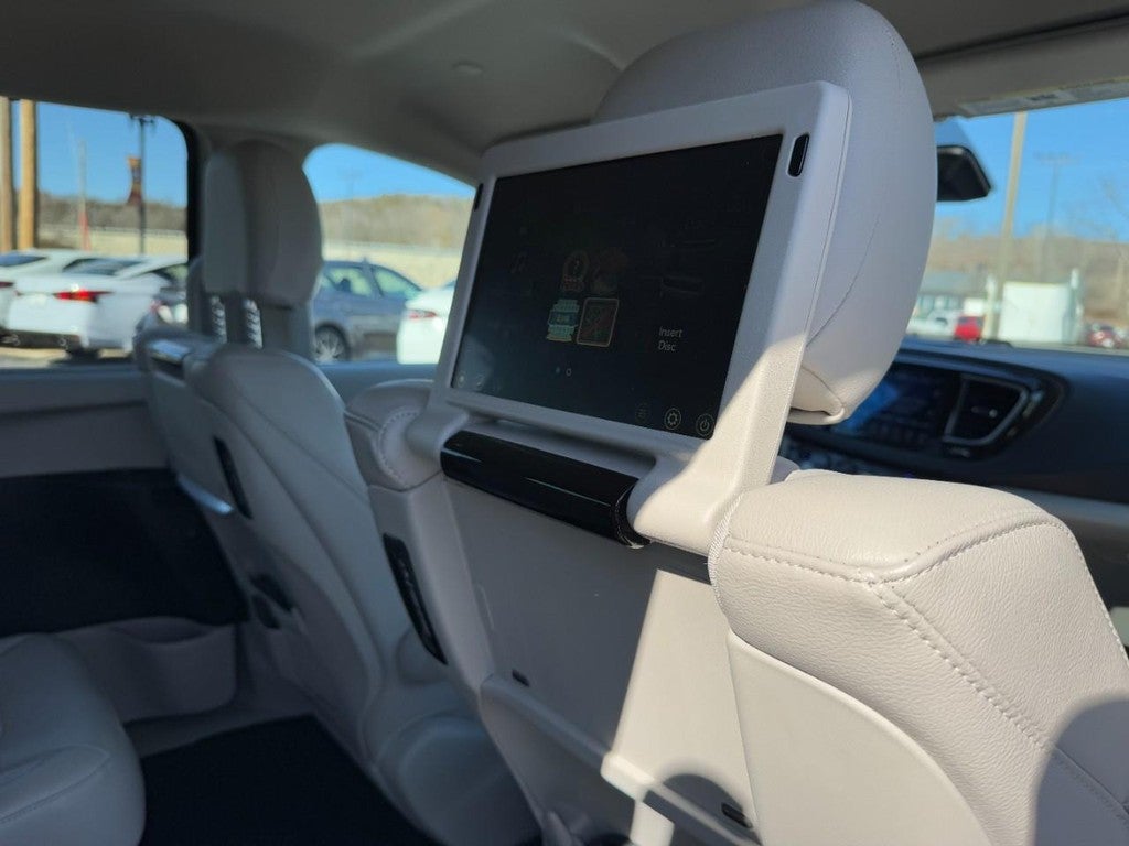 2017 Chrysler Pacifica Touring-L Plus FWD