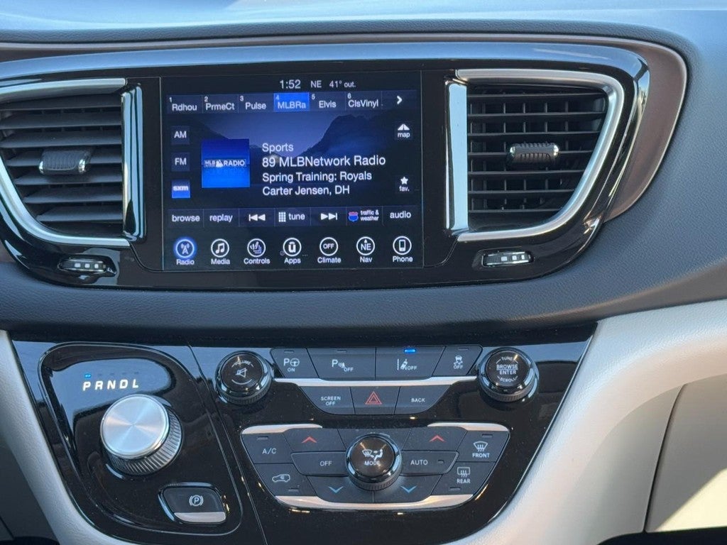 2017 Chrysler Pacifica Touring-L Plus FWD