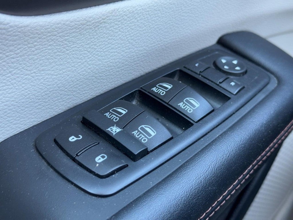 2017 Chrysler Pacifica Touring-L Plus FWD