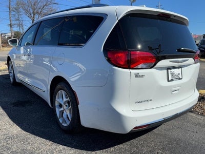 2017 Chrysler Pacifica Touring-L Plus FWD