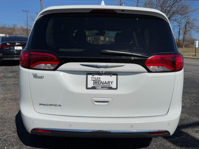 2017 Chrysler Pacifica Touring-L Plus FWD