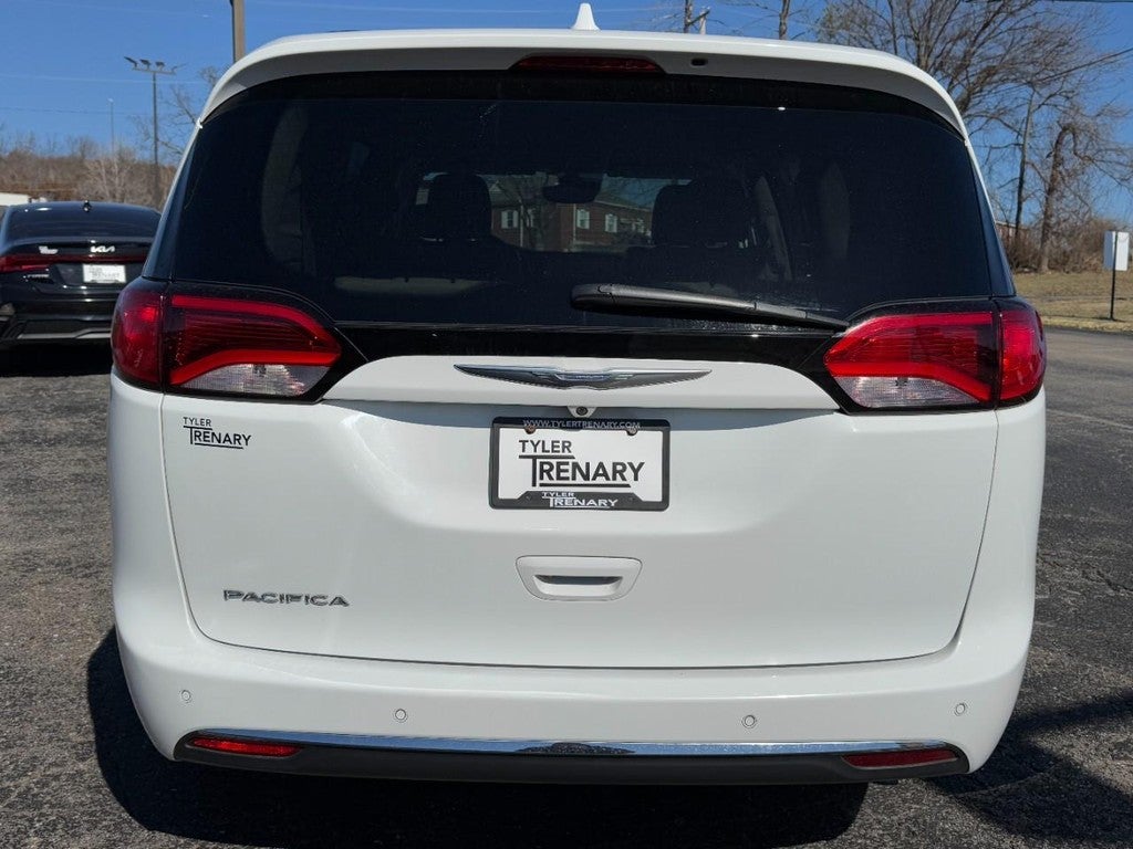 2017 Chrysler Pacifica Touring-L Plus FWD