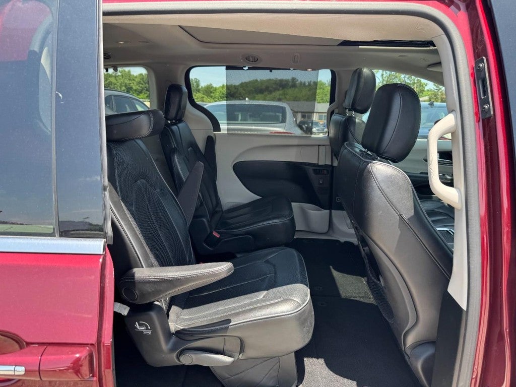 2018 Chrysler Pacifica Limited FWD
