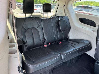 2018 Chrysler Pacifica Limited FWD