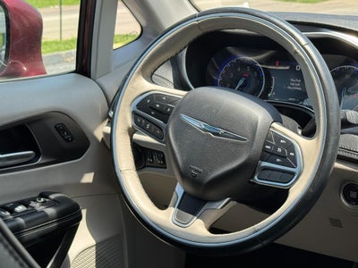 2018 Chrysler Pacifica Limited FWD