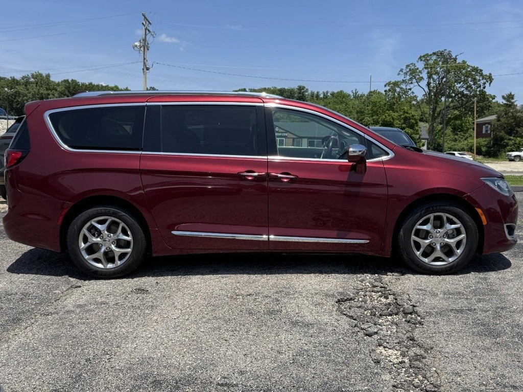 2018 Chrysler Pacifica Limited FWD