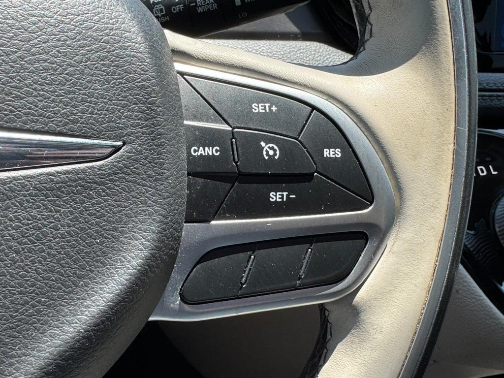 2018 Chrysler Pacifica Limited FWD