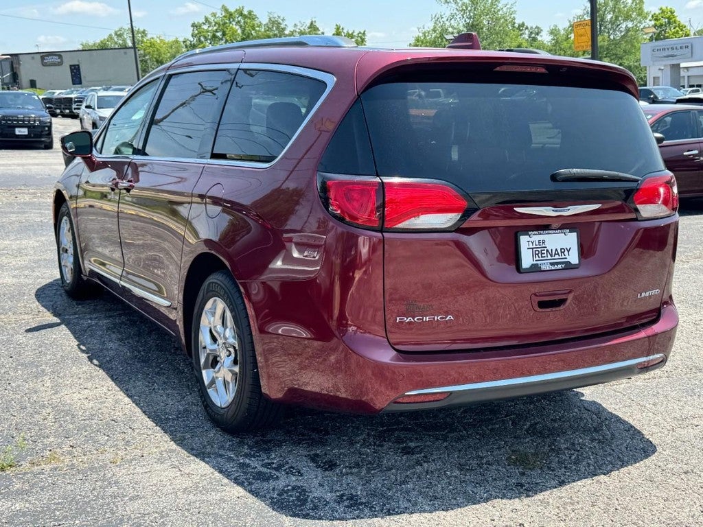 2018 Chrysler Pacifica Limited FWD