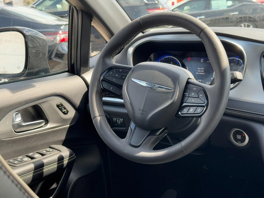2025 Chrysler Pacifica Limited FWD