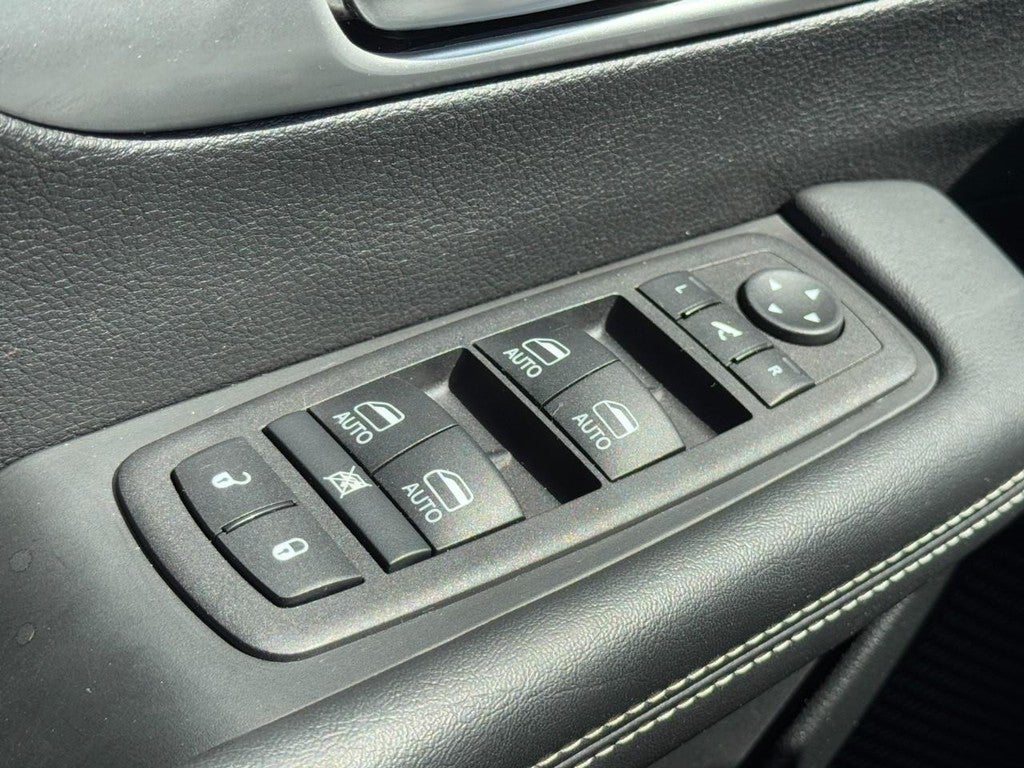 2025 Chrysler Pacifica Limited FWD