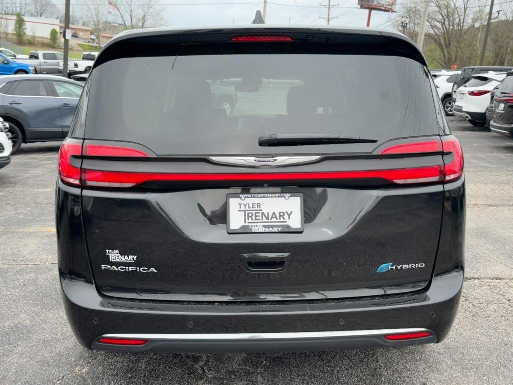 2023 Chrysler Pacifica Hybrid Touring L FWD