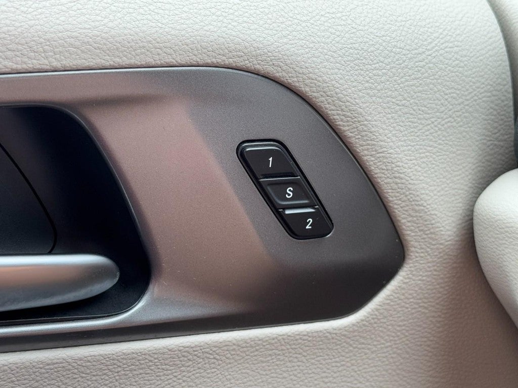 2023 Chrysler Pacifica Hybrid Touring L FWD