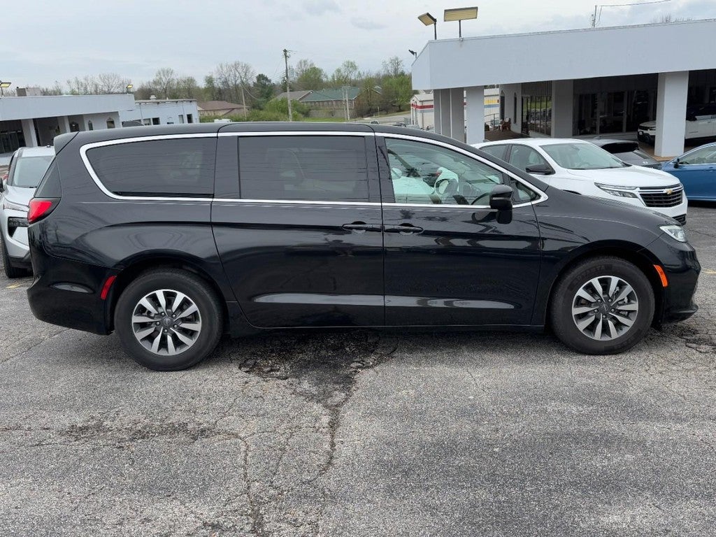 2023 Chrysler Pacifica Hybrid Touring L FWD