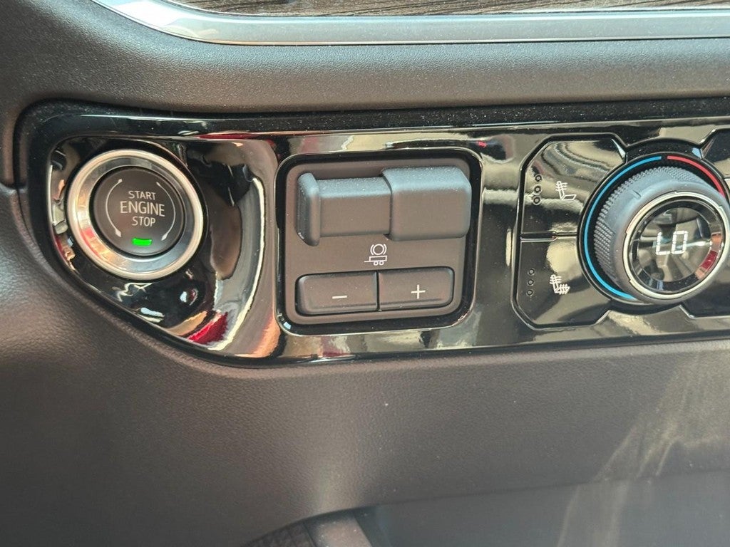 2026 Chevrolet Silverado 1500 4WD Crew Cab 147" RST