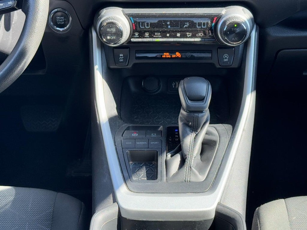 2024 Toyota RAV4 XLE FWD (Natl)