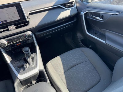 2024 Toyota RAV4 XLE FWD (Natl)