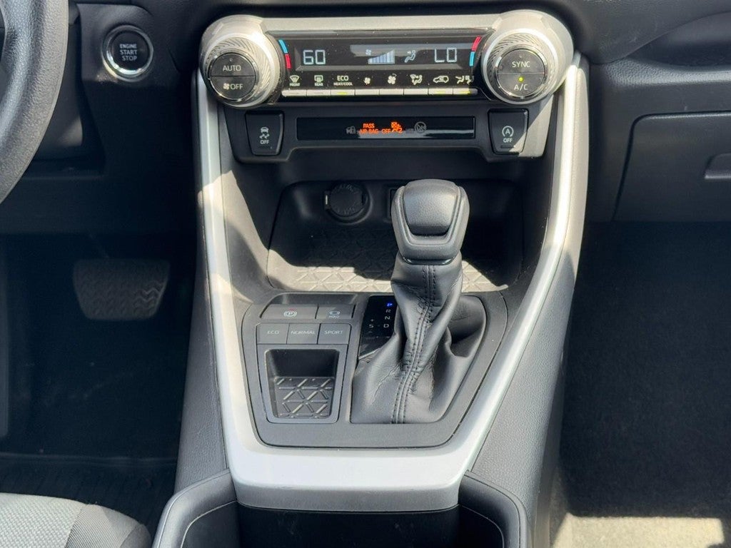 2024 Toyota RAV4 XLE FWD (Natl)