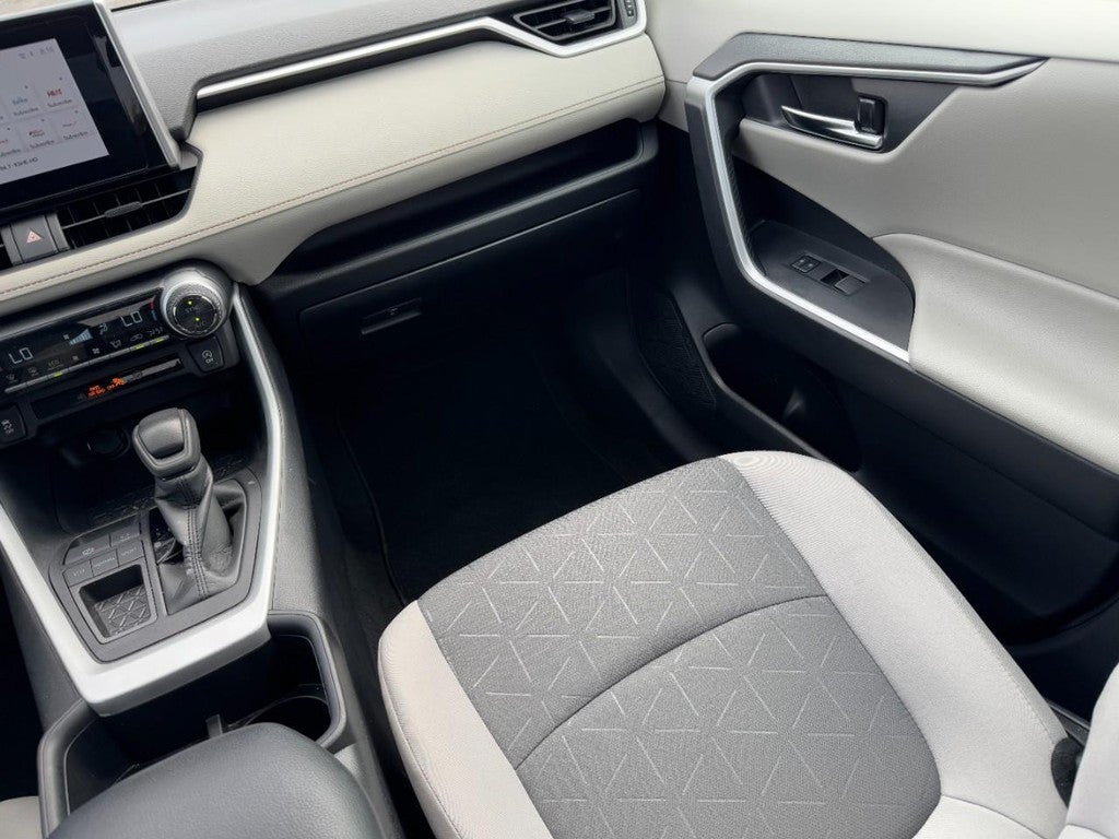 2024 Toyota RAV4 XLE FWD (Natl)