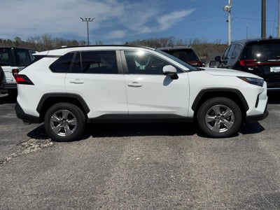 2024 Toyota RAV4 XLE FWD (Natl)