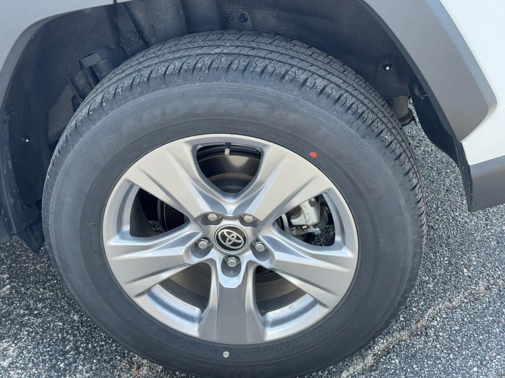 2025 Toyota RAV4 XLE FWD (Natl)