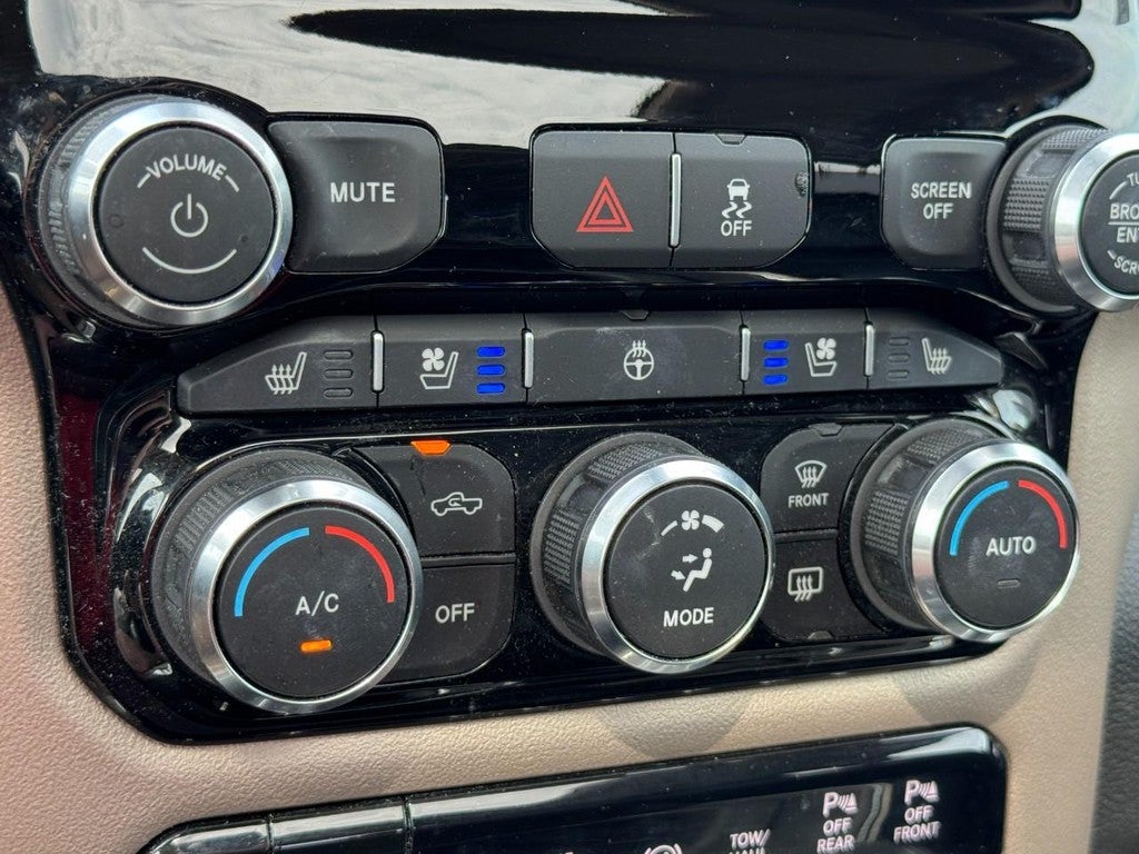 2020 RAM 3500 Laramie 4x4 Crew Cab 6'4" Box