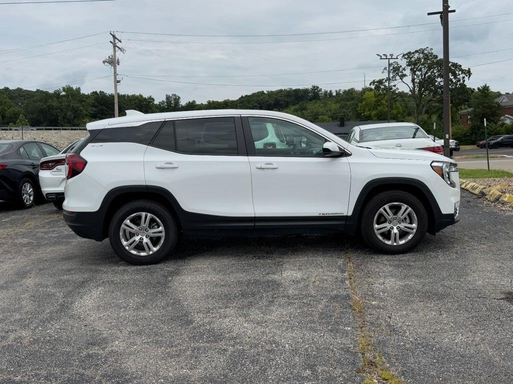 2024 GMC Terrain FWD 4dr SLE