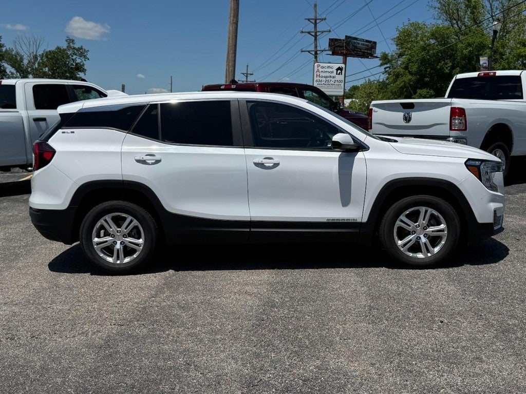 2024 GMC Terrain FWD 4dr SLE