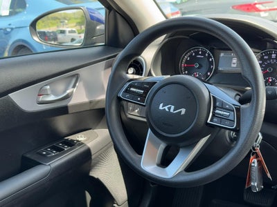 2024 Kia Forte LXS IVT