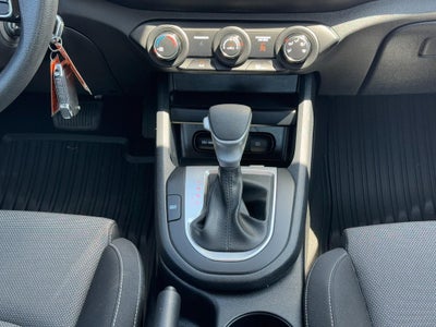 2024 Kia Forte LXS IVT