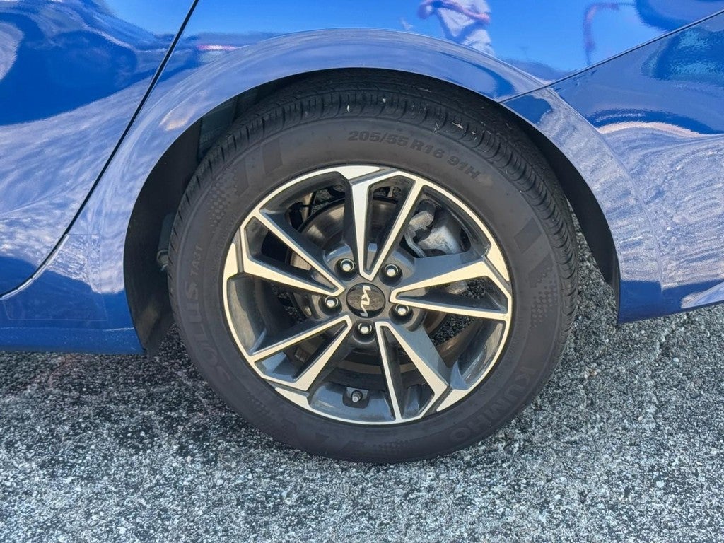 2024 Kia Forte LXS IVT