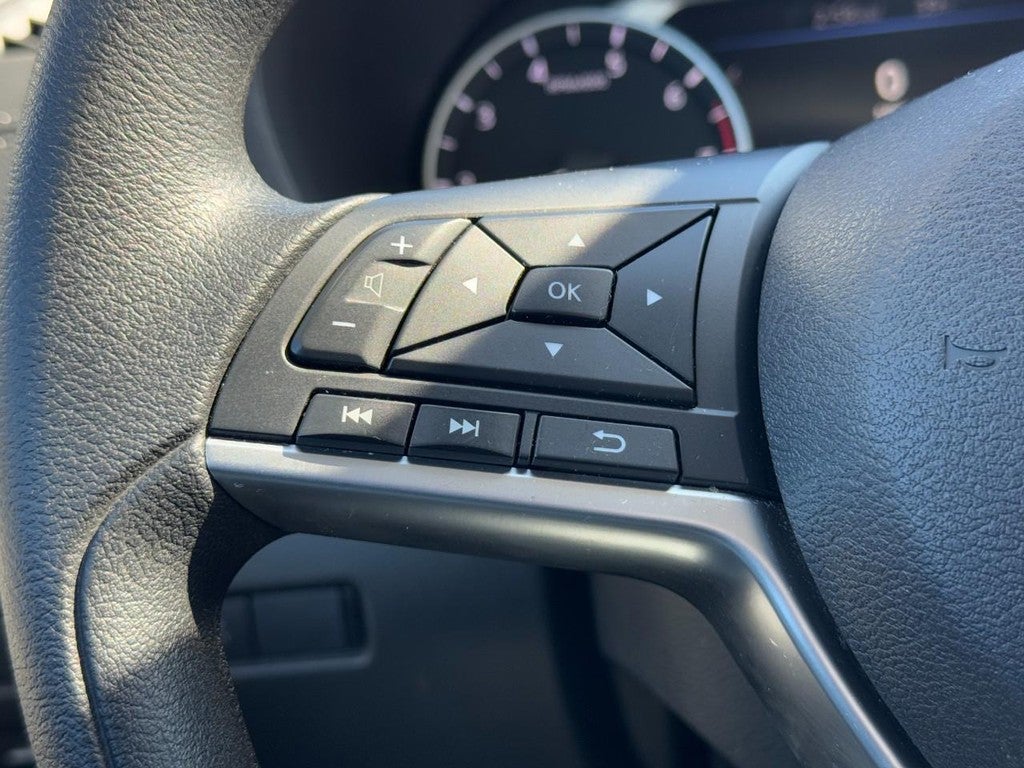 2023 Nissan Sentra SV CVT