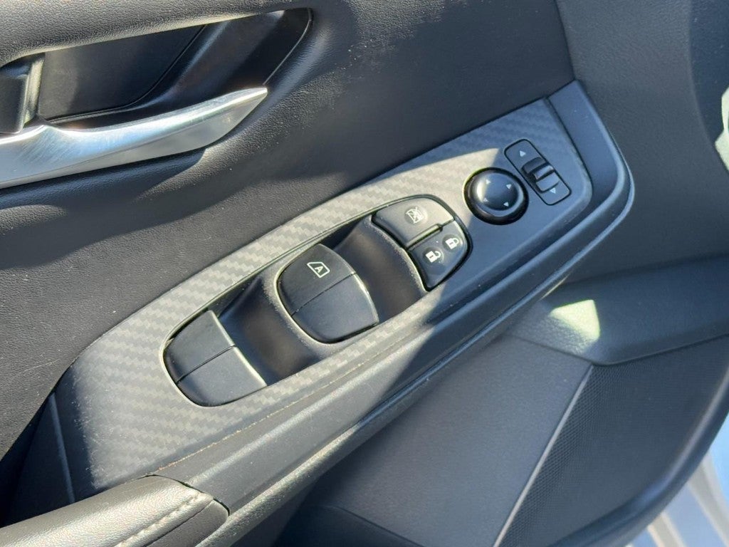 2023 Nissan Sentra SV CVT