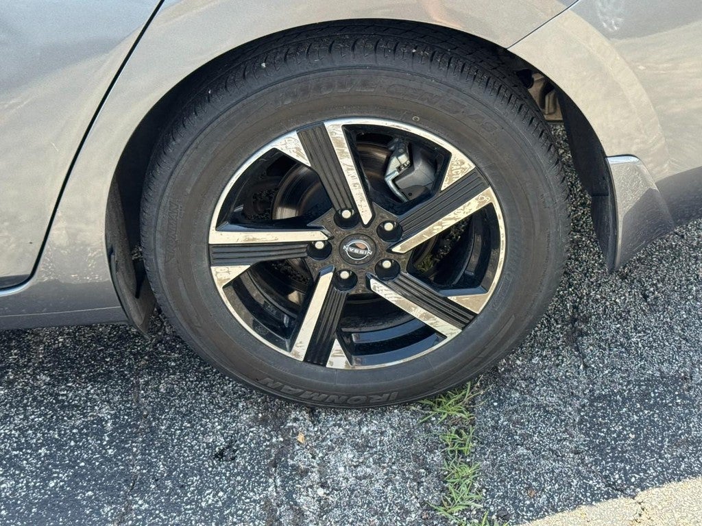 2024 Nissan Sentra SV CVT