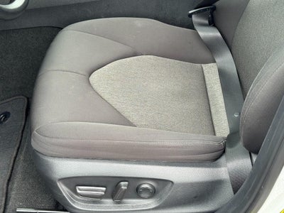 2023 Toyota Camry LE Auto (Natl)