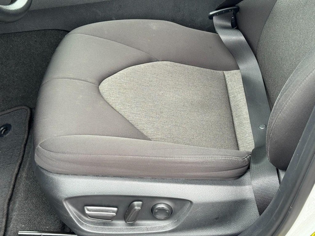 2023 Toyota Camry LE Auto (Natl)