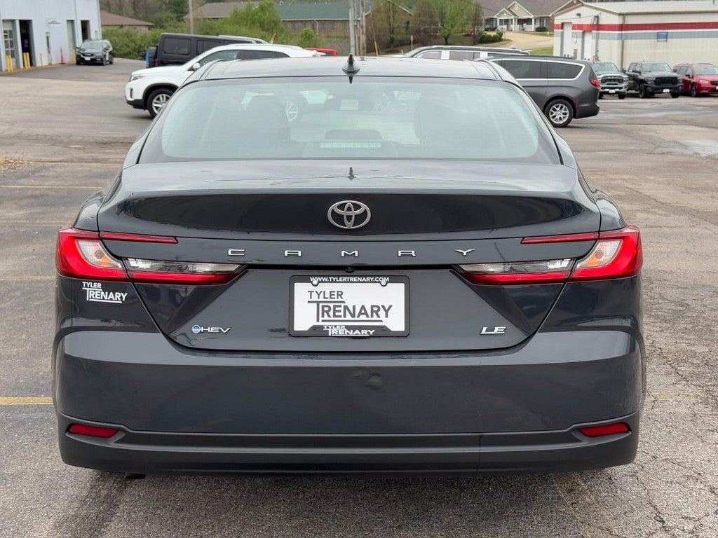 2025 Toyota Camry LE (Natl)
