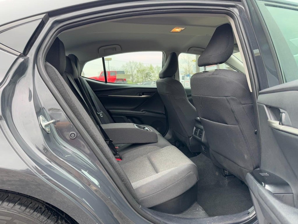 2025 Toyota Camry LE (Natl)